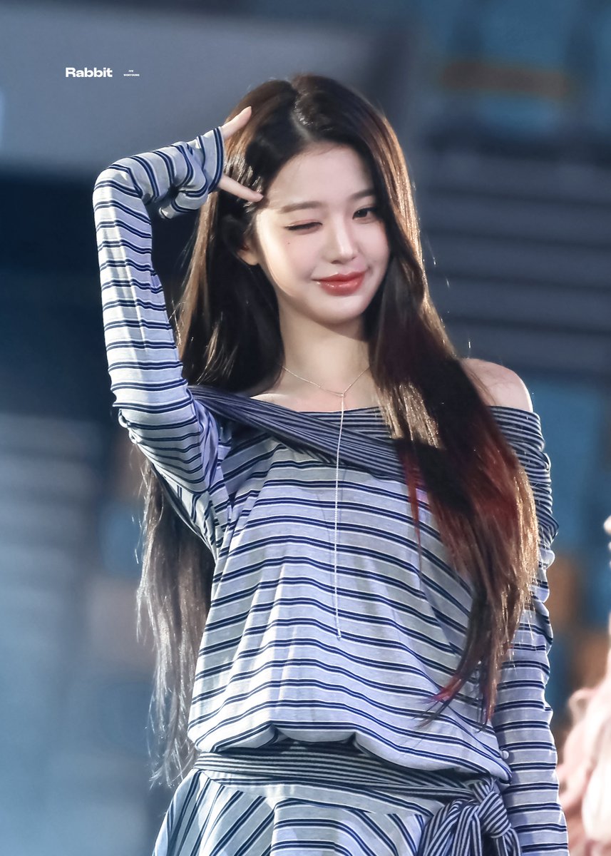 RABBIT_040831's tweet photo. 251031 💘💘
#아이브 #IVE #장원영 #원영 #WONYOUNG #ウォニョン https://t.co/yUiCY7Wg09