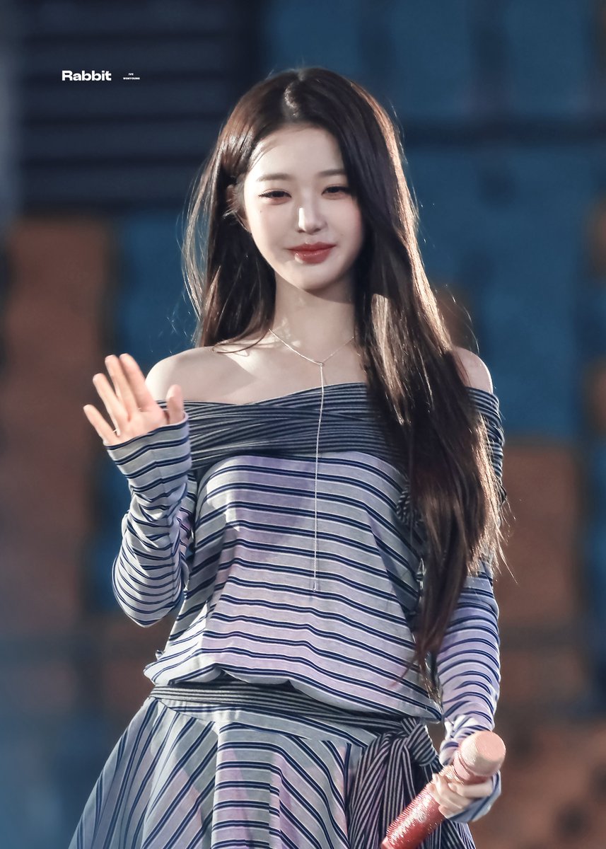 RABBIT_040831's tweet photo. 251031 💘💘
#아이브 #IVE #장원영 #원영 #WONYOUNG #ウォニョン https://t.co/yUiCY7Wg09
