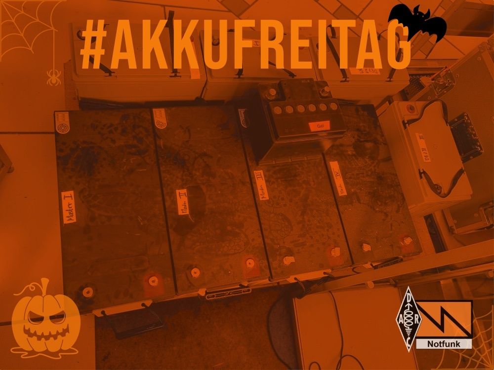 darcnotfunk's tweet image. Trick or Treat? 🍬 
Wenn dein Akku leer ist, gibt’s nur den Trick: Kein Funk, keine Kommunikation! Heute ist #AkkuFreitag – also lade deine Akkus, bevor es richtig gruselig wird! 👻🔋 #amateurfunk #notfunk #krisenvorsorge akku-Freitag.de