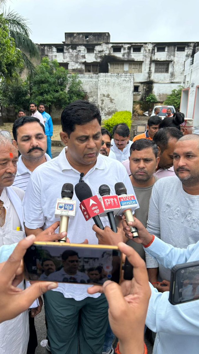 रन फॉर यूनिटी - एकता का संदेश, राष्ट्र के नाम 🏃‍♀️

आज अमेठी में लौह पुरुष सरदार वल्लभभाई पटेल जी की जयंती के उपलक्ष्य में उन्हें नमन करते हुए “रन फॉर यूनिटी” का आयोजन किया गया।