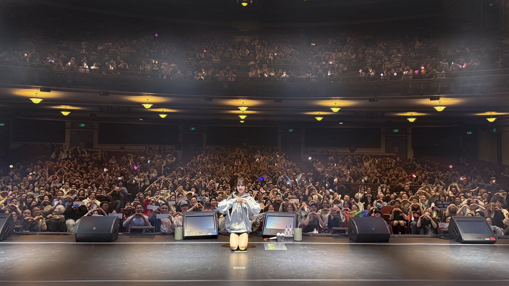 G4k0MP1a8AgAiLr?format=jpg&name=large