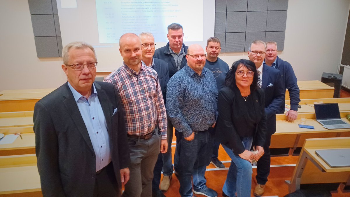 Osaajien ja koulutuksen riittävyys on tulevaisuudessa tienpidon yhteinen huolenaihe. Noin 30 asiantuntijaa kokoontui Pirkanmaan Tiefoorumiin pohtimaan kunnossapidon laatua, yhteistyötä ja alan tulevaisuutta. Lue lisää uutiskirjeestä: ely-keskus.fi/w/pirkanmaan-t…