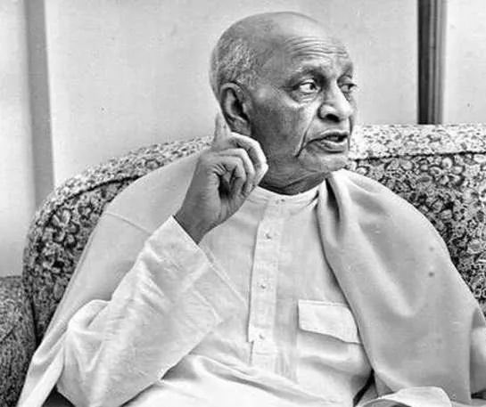 GouravVallabh's tweet image. भारत की एकता, अखंडता और शक्ति के प्रतीक लौहपुरुष सरदार वल्लभभाई पटेलजी की जयंती पर कोटि‑कोटि नमन।  

उनके दूरदर्शी नेतृत्व और अटूट संकल्प ने देश को एक सूत्र में पिरोया। 

#SardarVallabhBhaiPatel
#RashtriyaEktaDiwas