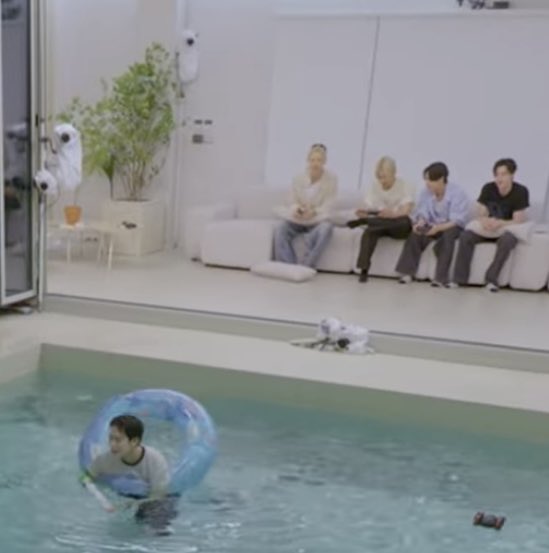 훈님이영원히섡우를봄..