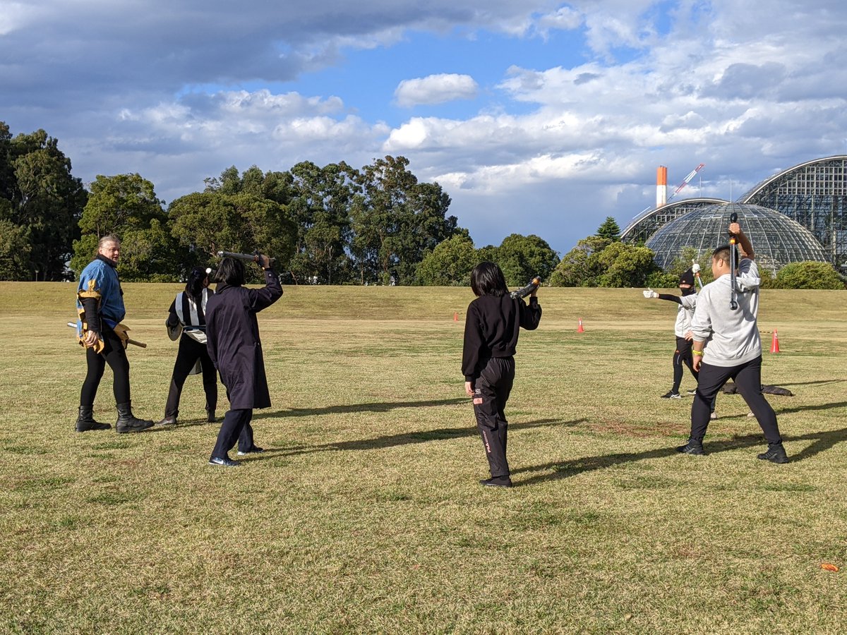 📜騎士見習い（スクワイア）プログラム‼️
⭐︎期間：11/22~12/21
中世西洋の剣術ってどんな技❓
鎧はどうやって着付けるの❓
こんな疑問も解決します！

一緒に騎士の基本を学んでみよう🥰

🏹11/22の初日のレッスンは #夢の島公園アーチェリー場 で行います
🔹お申込：castletintagel.com/info/5083/