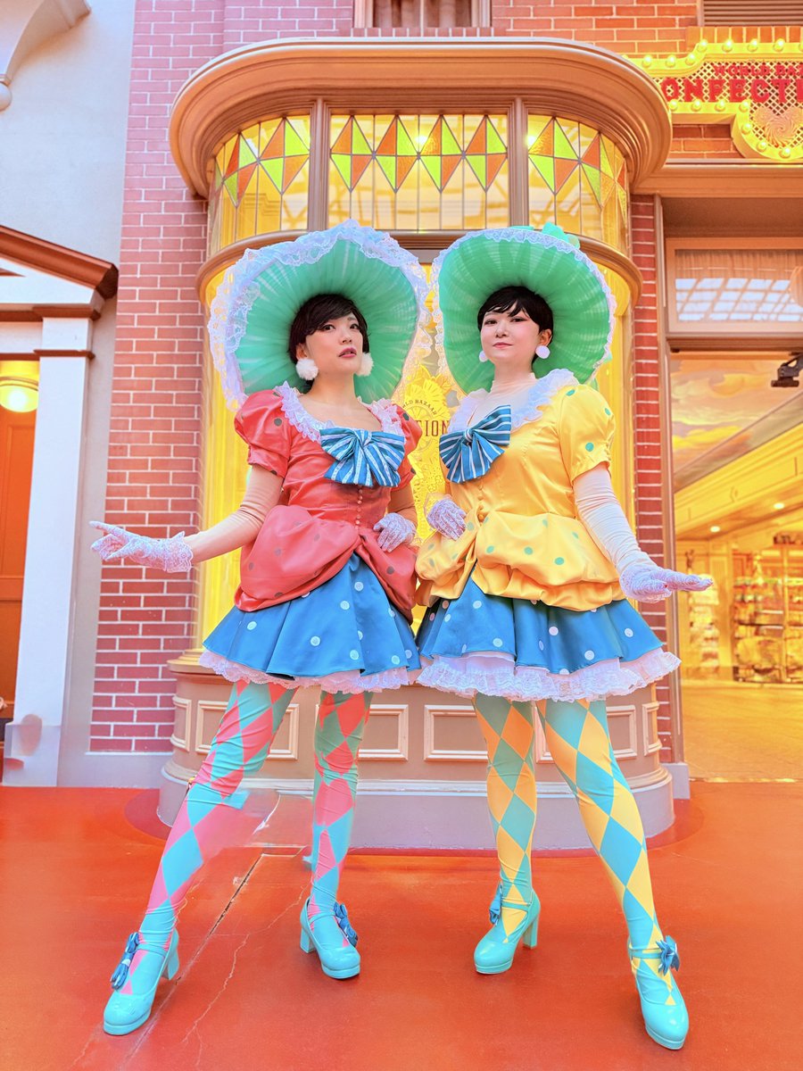 r_e_m_o_m_o's tweet image. ラス日！2着目です！

2010〜2012イースターワンダーランド
ボンネットダンサーちゃんです♡

ふたりで材料も染色も合わせたよ✨
はちゃめちゃ可愛い🩷💛

#Dハロ仮装2025