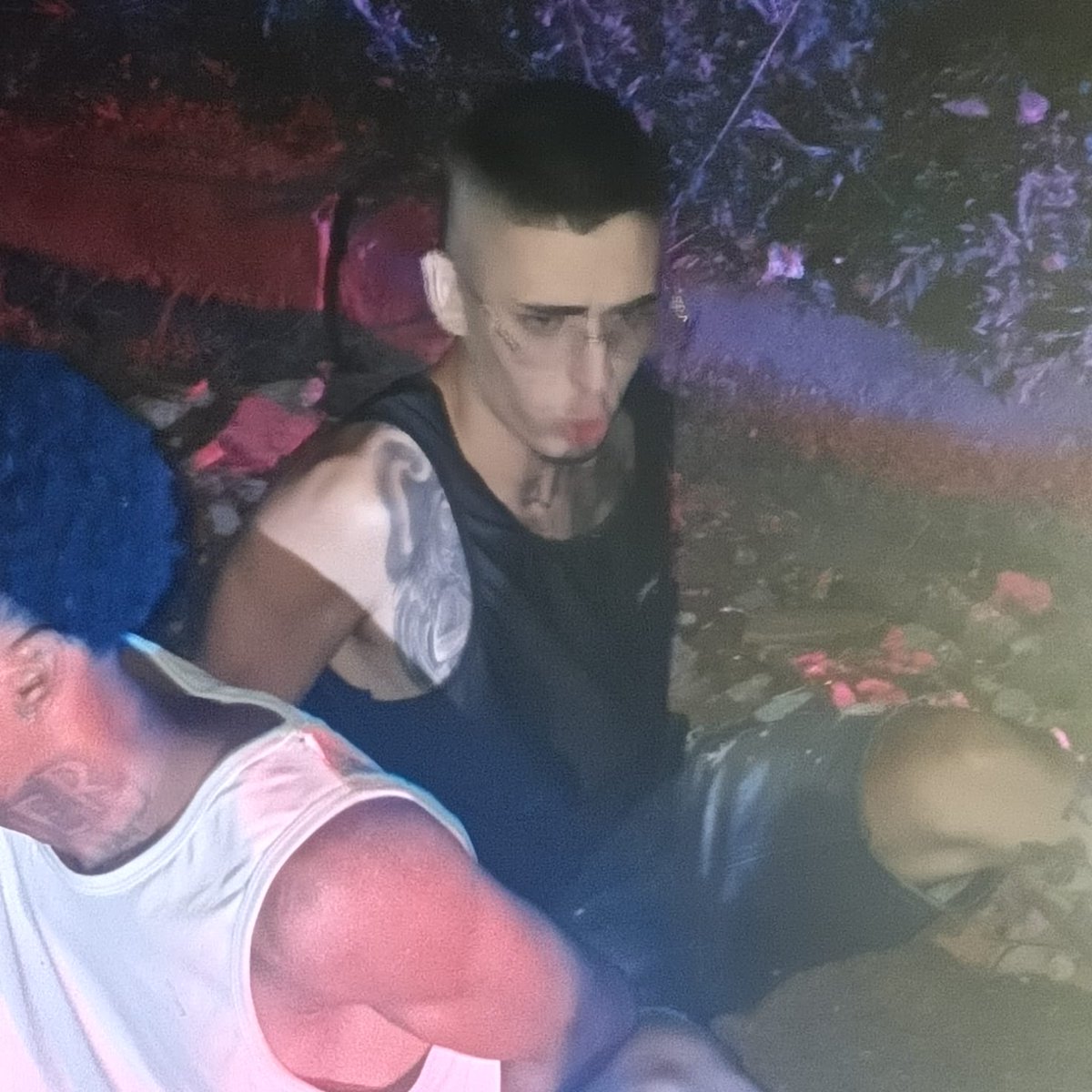 comgeser's tweet image. La oportuna reacción de la Seguridad de @EMCALIoficial y la @PoliciaCali  logran controlar  intrusión a las instalaciones del Club de Trabajadores de @EMCALIoficial , donde se sorprenden 2 individuos que son trasladados a la Estación de Policía.
@JGarciaG1 @SeguridadCali