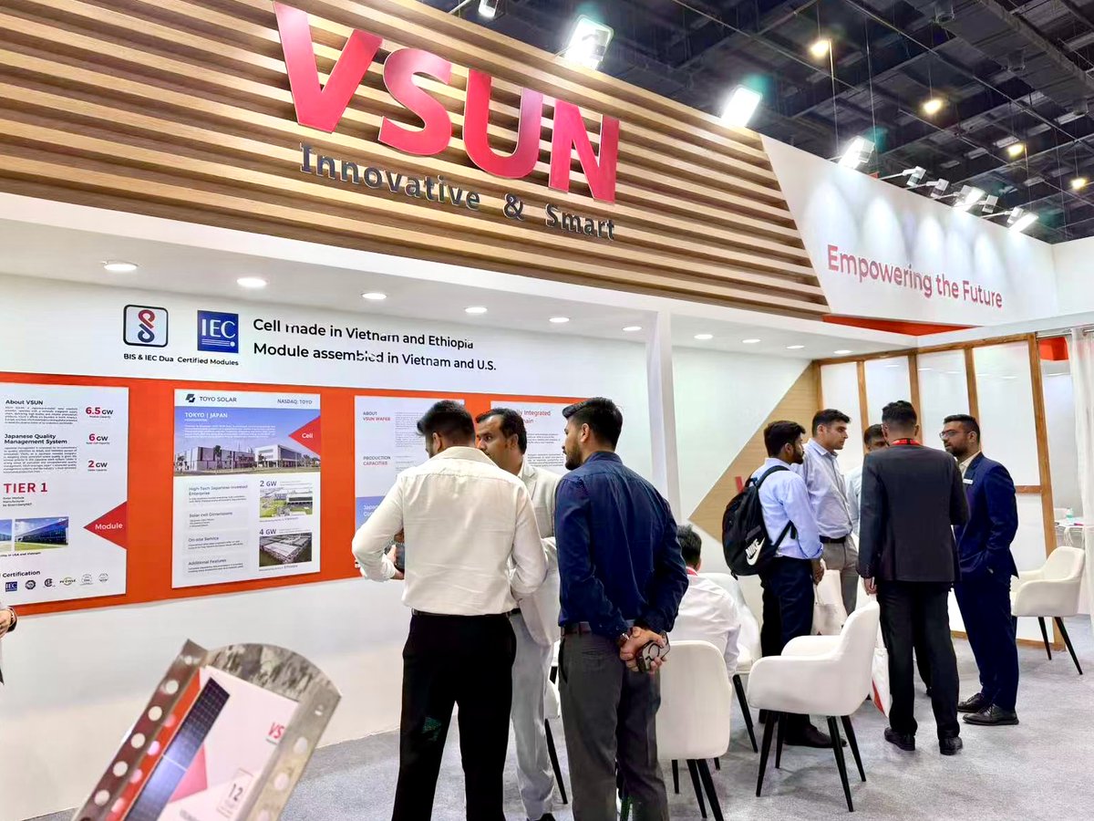 vsun_solar's tweet image. What an amazing journey at REI 2025! 🌞
We truly enjoyed showcasing our new solutions and exploring opportunities to shape a greener future in India! Your trust and participation inspire us every step of the way. Until we meet again next year!

#VSUNSOLAR #RenewableEnergy #India
