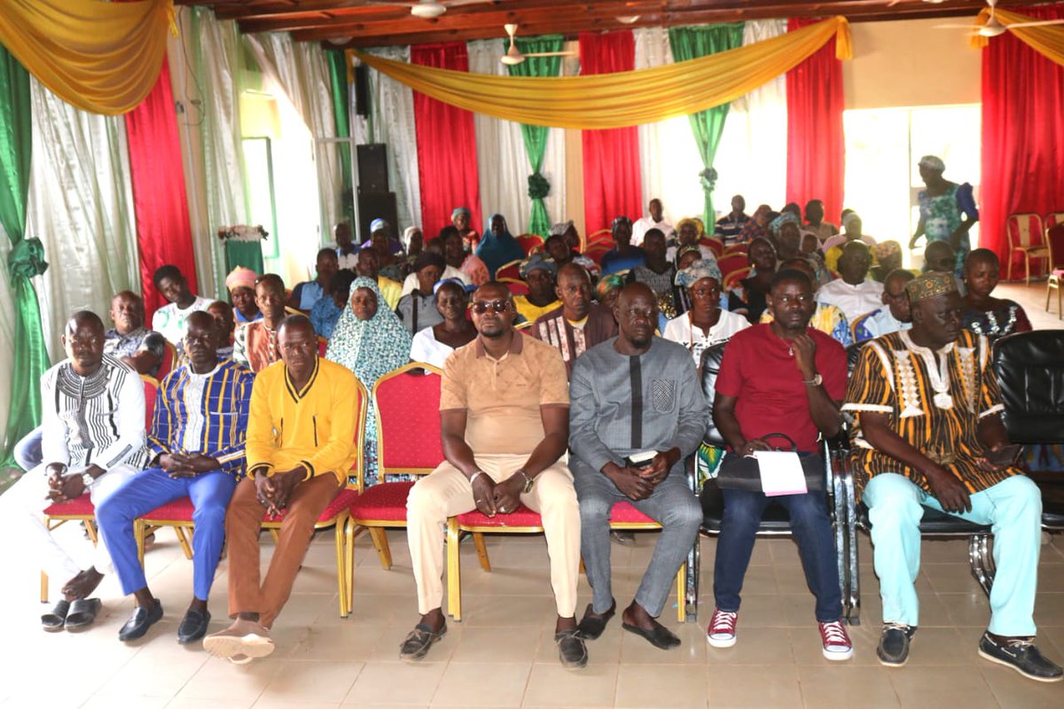 OngAsmade's tweet photo. Revitaliser les mutuelles sociales pour renforcer l’accès aux services de base 
À Komsilga, @OngAsmade  et l’🇪🇺 relancent la mutuelle Song-Taaba avec un nouveau bureau de 13 membres élus !
#InclusionSociale #ProtectionSociale #BurkinaFaso https://t.co/X0jtREzfcJ
