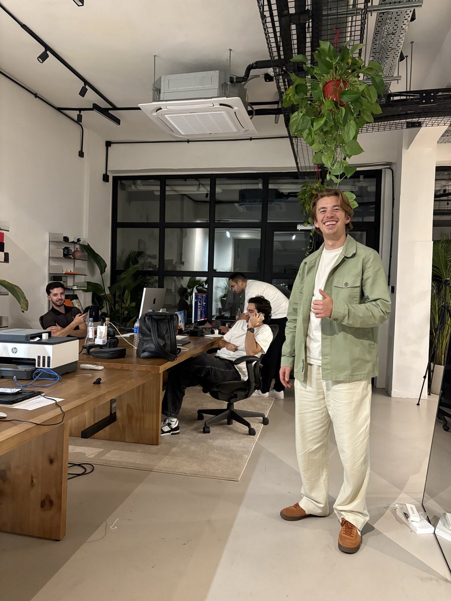 Thom van Lieshout tweet media