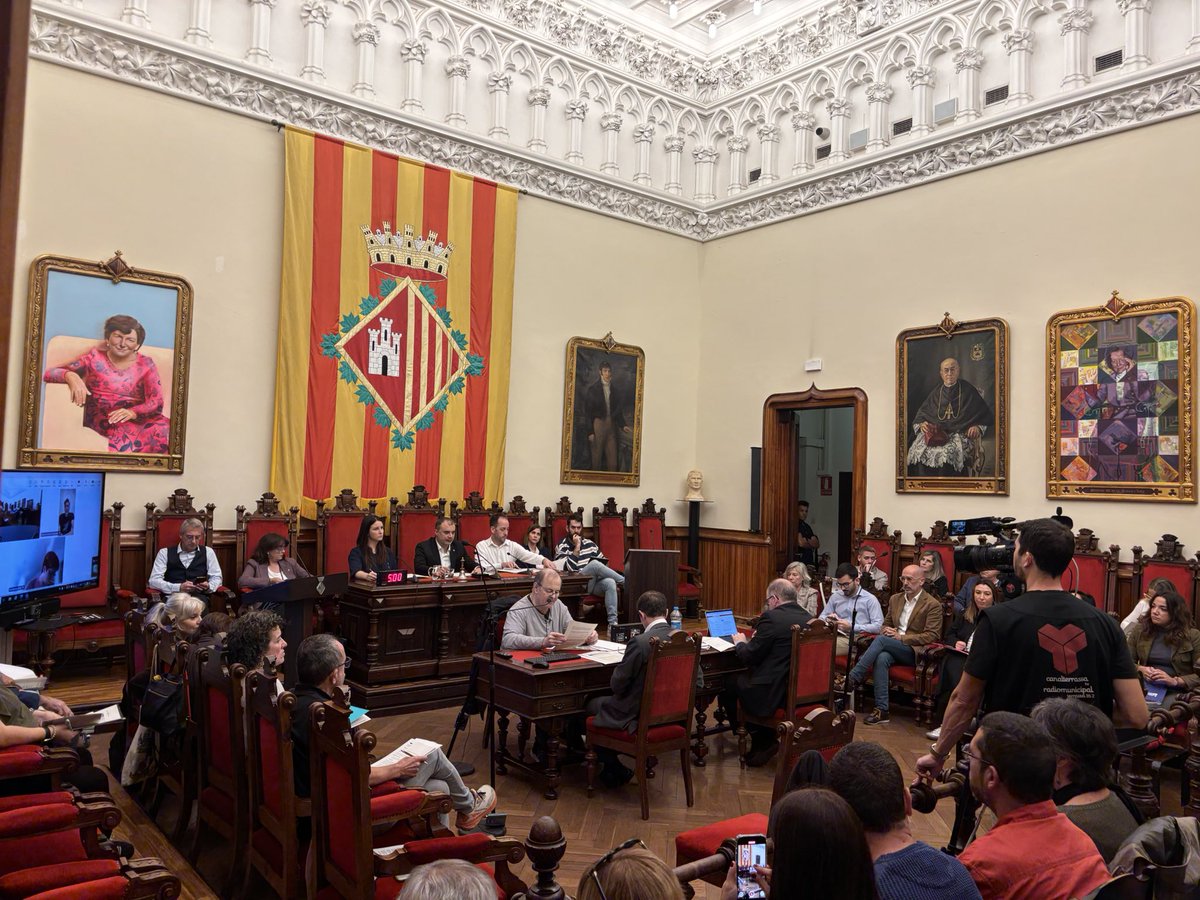 juntsxterrassa_'s tweet photo. 🏛️ Comença el #PleTRS ordinari d'octubre de 2025 amb la nostra tinent d'alcalde @mlluisvall i la nostra regidora @Montcau

El podreu seguir en directe a:
📺 https://t.co/D3r3j5g3kO
📻 @RadioMTerrassa (95.2 FM) https://t.co/gvs4d2q1Hf