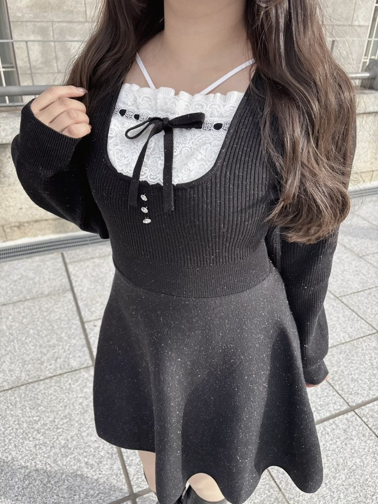 天王寺店 ✔︎リボンラメニットOP ¥9,800 キラキラが目を惹くお上品な