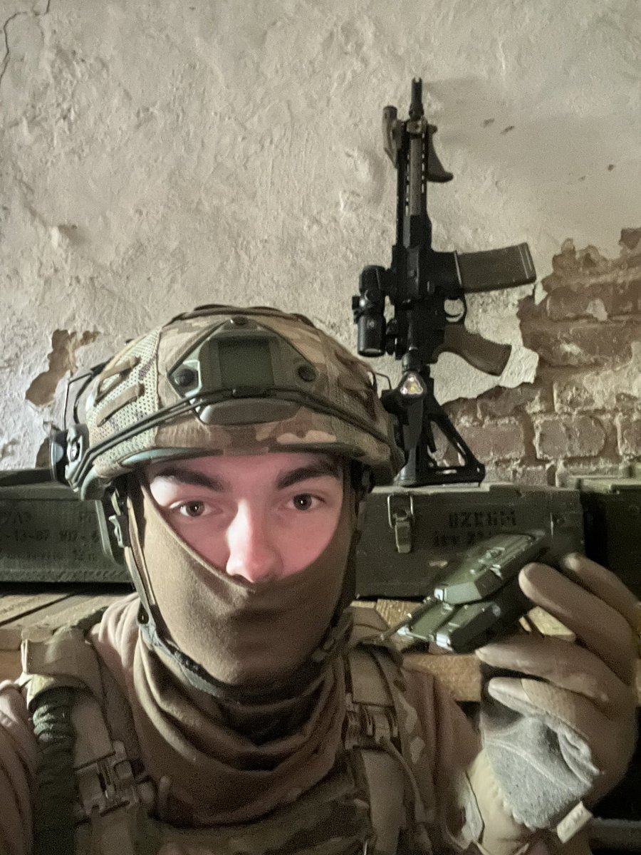 забув вам сказати, завдяки пану <a href="/ruslanskywalker/">Руслан Ігорович 👨‍🏫</a> в нас на позиції стоїть танк! 

дякую!🫂