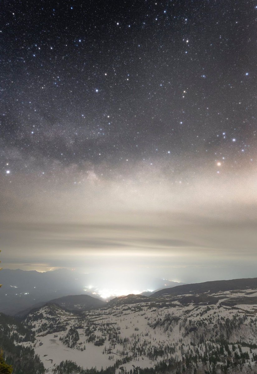 春の天の川と雲海を撮ろうとして、
雲が意外と高て雲海にならず、
目線の高さに来てしまった図。