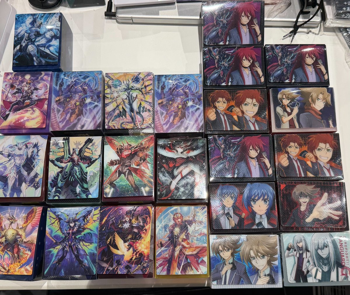 vanhappy_tcg's tweet image. 【🔥ヴァンハッピー情報🔥1/3】
開封済みデッキケース超大量入荷しました!!!!!!
この写真全種類値段統一¥2⃣8⃣0⃣
店頭限定・現品限りですので気になる方はお早めにお買い求めください💪
皆様のご来店お待ちしております🙌🙌🙌