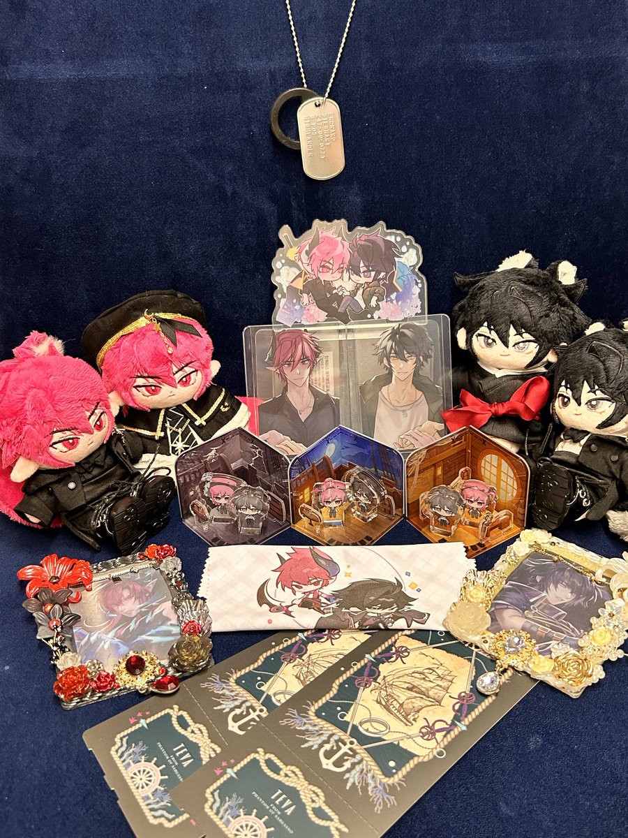 찟님과 놀러왓습니다..
티알하면서 같이 뽑은 굿즈도 왕창들고.. 후훗