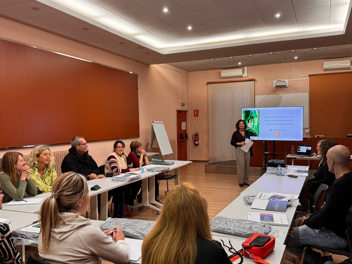 Dimecres va iniciar a Torelló el curs d'Aplicació de l'autocura com a eina per a superar vivències estressants.
Col·laboració amb l'Ajuntament. 
#IDFOformacio