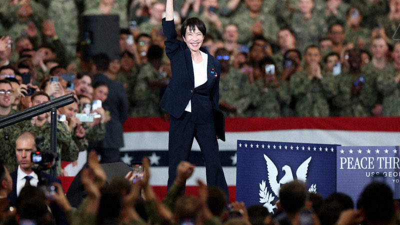 マーケットの仕事をしていると、どこかで冷めている。日本が本当に成長できるのか、リーダーが変わったくらいで、この国は動かない。そんな風に考えてしまうわけだが、この１カ月はリーダーが変わることの熱気とパワーを存分に味わった。まさに歴史的な１カ月だったなー。Japan is back!!