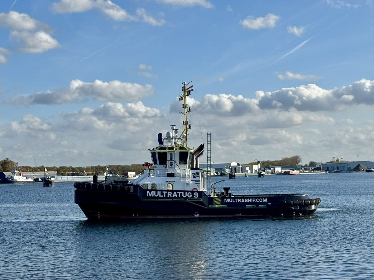 Vanaf de brug gefotografeerd gisterenmiddag! #kanaalMultratug9
Goedemorgen wens jullie allemaal een fijne vrijdag toe!😘🌤️👋🏼