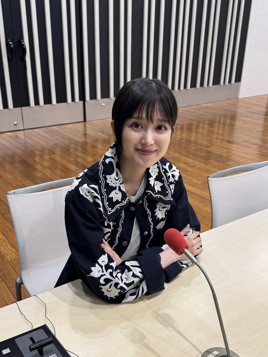 ／
📻みなさま！
＼
本日21時30分〜
「福本莉子のまったり幕間らじお」#4  OA📣

今回は、今夜23時〜放送開始のWOWOW 連続ドラマ 「ストロボ・エッジ Season1」より、高橋恭平さんにリモートゲスト出演していただきました！

ぜひ、お聴きください💫

🔗 1242.com/riko/
📩riko@1242.com