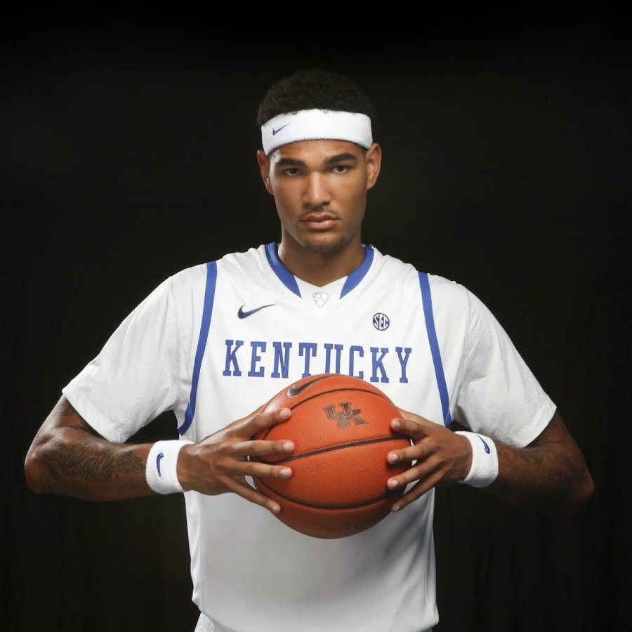 rarerookies's tweet photo. Willie Cauley-Stein committed to Kentucky on this day in 2011. https://t.co/7UZUfYAlwJ