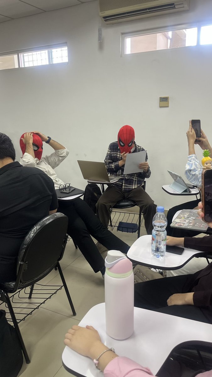 BEMFKUI's tweet image. Spidermen pusing baca soal GRAT today