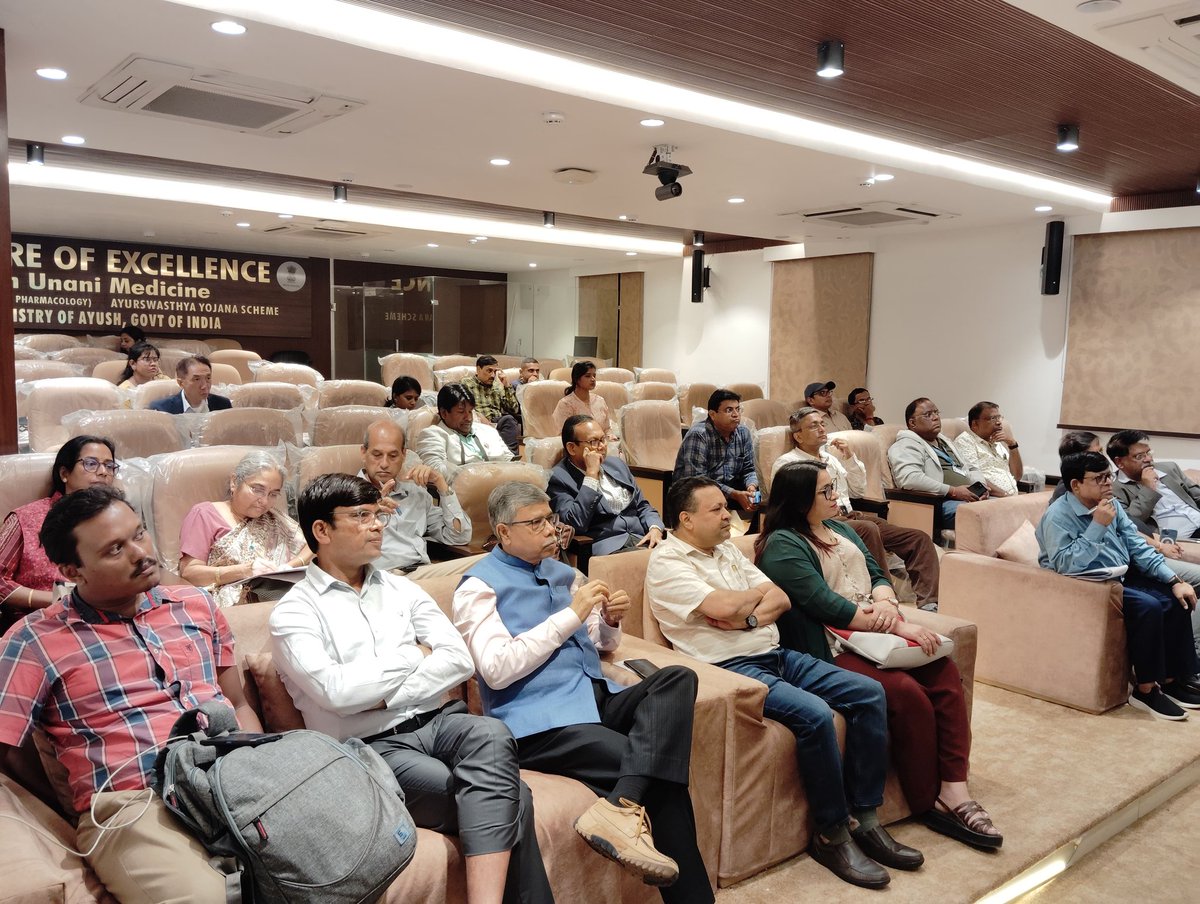 Insightful beginnings at #SECON2025!

Pre-convention workshops at @JamiaHamdard explored
🌿 Unani Aahar
💊 HPTLC analysis of AYUSH medicines
🧬 Cell culture &amp; Zebrafish models

Tradition meets modern science to inspire innovation in ethnopharmacology.
<a href="/PulokMukherjee/">Prof. Pulok K Mukherjee</a>