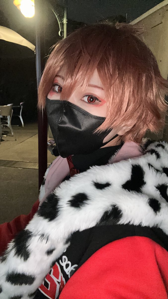 chicoco_cos's tweet photo. シー行ってきたよ、彼氏感あるかな？
今日はランド🏰twst多いね https://t.co/ZwlJoZKqHq