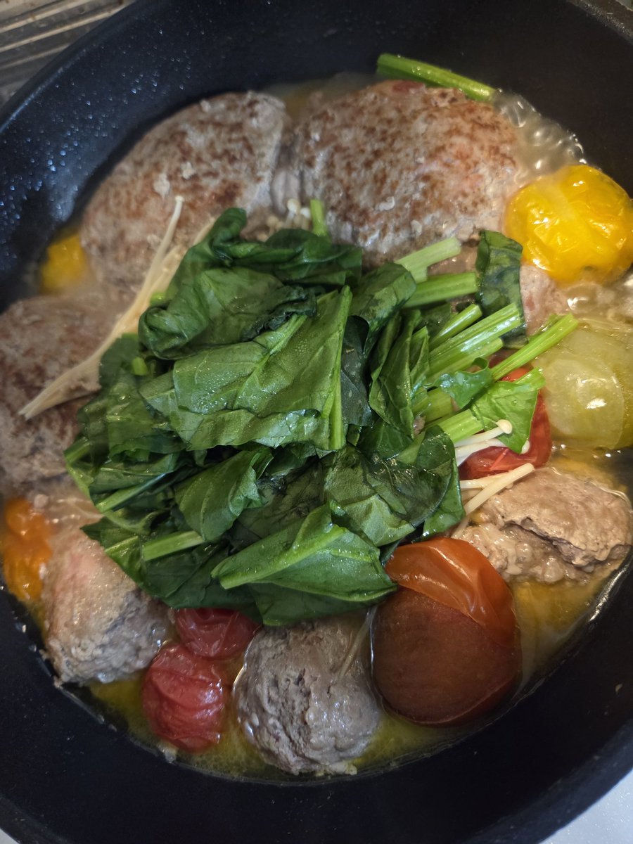 Sugar_o316's tweet photo. ずっと気になってたハンバーグ少しだけ野菜追加して作ってみたけど美味しかった！
個人的にはサンマのレシピが一番お気に入りで何度もリピしている🙌 https://t.co/U42dmMVrdU