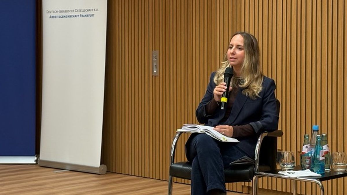 Zwischen Erinnerung und Gegenwart. Das neue Buch von Sarah Cohen-Fantl »Wie alles begann und sich jetzt wiederholt« ist eine leise, eindringliche Chronik von Verlust, Weitergabe und Wiederaneignung. (Jasmin Arémi)
mena-watch.com/?p=141168