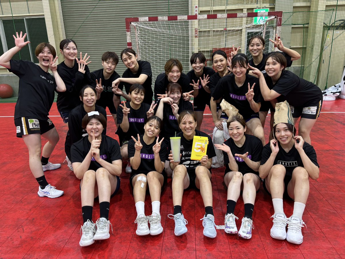 mievioletiris's tweet photo. 🎉🎉🎉🎉🎉🎉🎉🎉🎉🎉🎉🎉🎉
／
10月BIRTHDAY👯‍♀️💜
＼
🎉🎉🎉🎉🎉🎉🎉🎉🎉🎉🎉🎉🎉

🌟マキ・ホノカ🌟

お誕生日おめでとう🎉🎂
素敵な一年になりますように💜✨

#MVIhandball #ハンドボール #MVIBD #RISEtoGLORY
#ハンドボール #リーグh #山口眞季 #森本方乃香 https://t.co/P64rezHpvG
