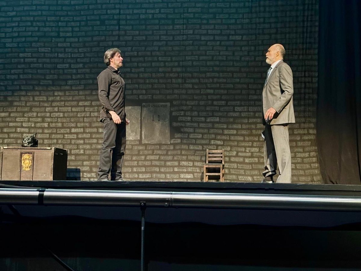 Muy buena la puesta en escena de #LaDamaDeNegro. Como siempre, <a href="/odiseobichir62/">Odiseo Bichir</a> demuestra su gran talento histriónico. Y sí, el miedo llega. Por cierto, la gobernadora <a href="/delfinagomeza/">Delfina Gómez A.</a> se dio el tiempo de acudir a ver esta obra en el Teatro Morelos <a href="/DigitalmexPerio/">DigitalMex</a>