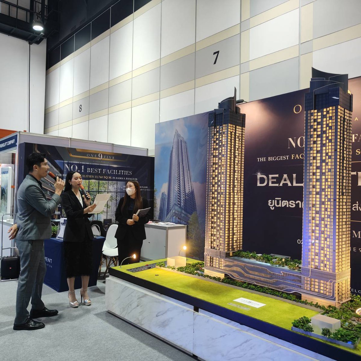 TC_Development1's tweet image. วันที่ 𝟐 แล้ว 🔥  อย่าพลาดโอกาส 𝐎𝐍𝐄𝟗𝐅𝐈𝐕𝐄 𝐀𝐬𝐨𝐤𝐞-𝐑𝐚𝐦𝐚 𝟗  “𝐃𝐞𝐚𝐥 𝐨𝐟 𝐭𝐡𝐞 𝐘𝐞𝐚𝐫 𝟐𝟎𝟐𝟓” ✨ พบยูนิตราคาพิเศษ ส่งท้ายปี จำนวนจำกัด เฉพาะในงานมหกรรมบ้านและคอนโด ครั้งที่ 48  📍 30 ต.ค. – 2 พ.ย. 68 ณ ศูนย์การประชุมแห่งชาติสิริกิติ์เท่านั้น