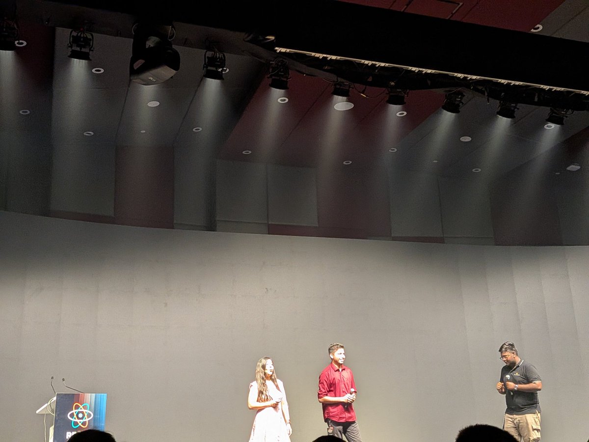 namans_26's tweet photo. What a fun start to the day at @react_india , w/ the witty and humorous dialogue b/w the emcees ( @saha_varsha @Rambo_k007) on AI👌😄

#react_india #ReactIndia2025 https://t.co/PWfShwHltP