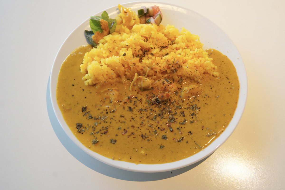 MODECURRY2019's tweet photo. モデカレーのハロウィンといえば！

濃厚かぼちゃポタージュ海老カレー🎃🦐 https://t.co/tgXegE79D8