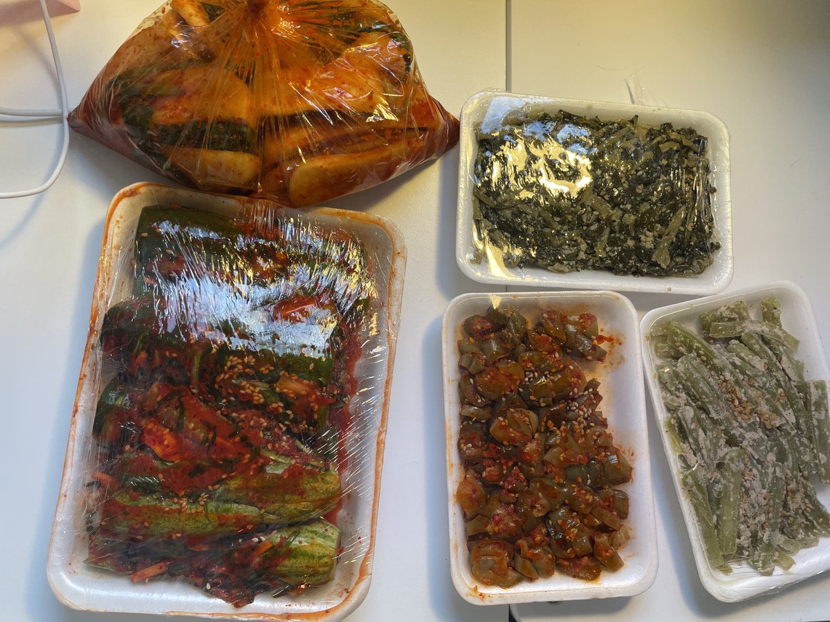 doraboom's tweet photo. 난 진짜 한국인이 맞다 벌써 침쥴쥴... https://t.co/b4Q4jt7sEw