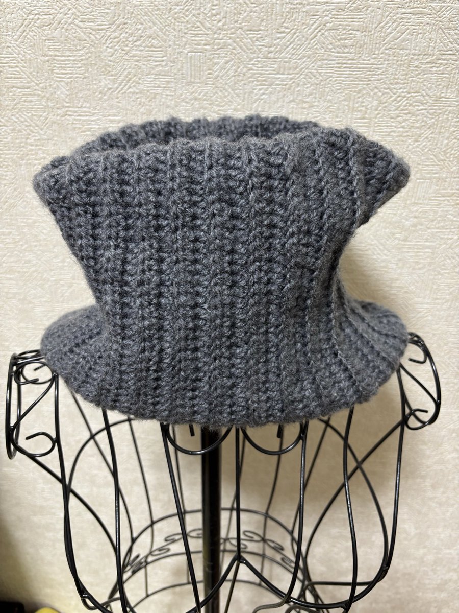 takapipi_3's tweet image. おこんにちわぁ😌昨日完成したネックウォーマちゃん😊二つ折りにしても使える暖かイイ〜にできたかなぁ〜👍
#編み物好きさんと繋がりたい
#ネックウォーマ