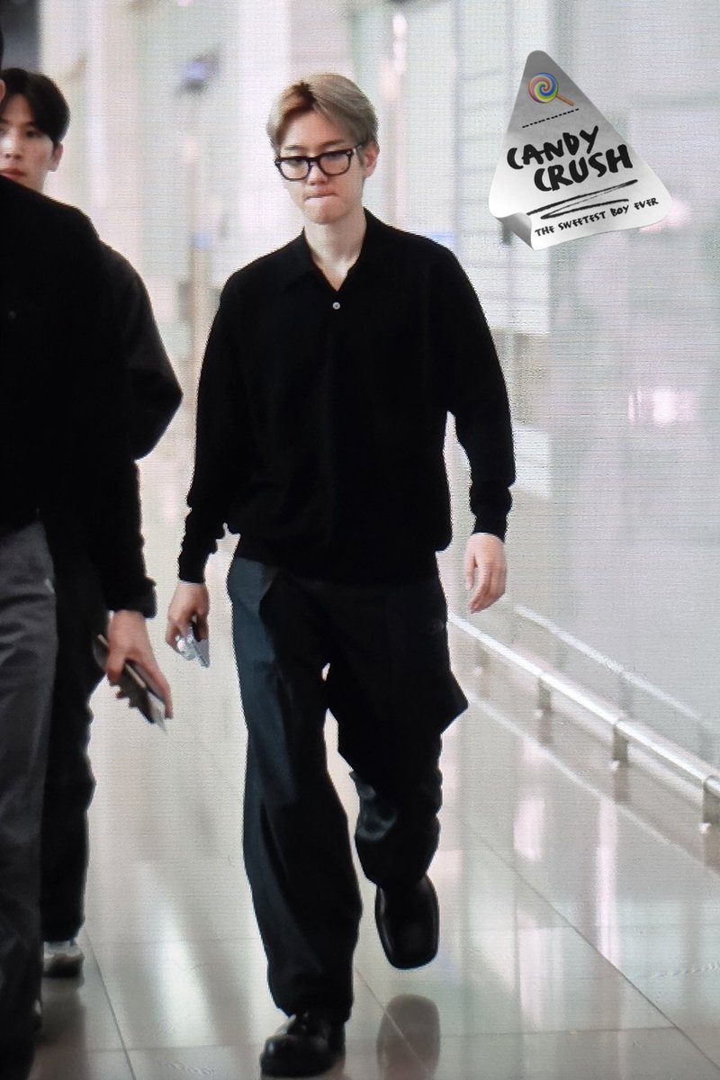 251031 ICN 
너무 오랜만이라 손까지 떨고 있는 나...💓

#2025MAMAVOTE #BAEKHYUN