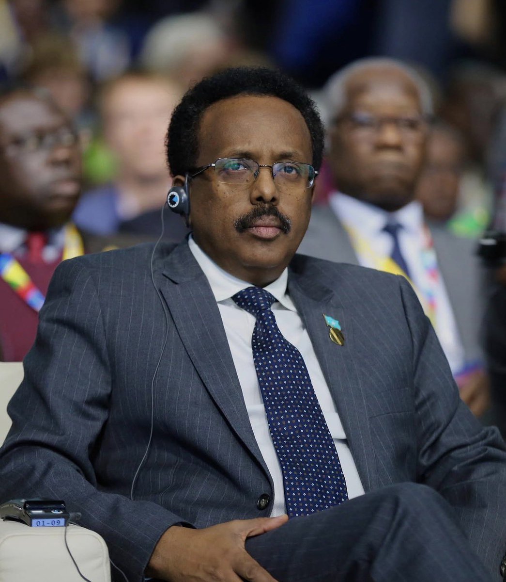 The UAE fear Farmaajo’s return ! 

This is the only man who hasn’t bėnt the knėe to serve the criminaI Bin Zayed famiIy

#2026Election