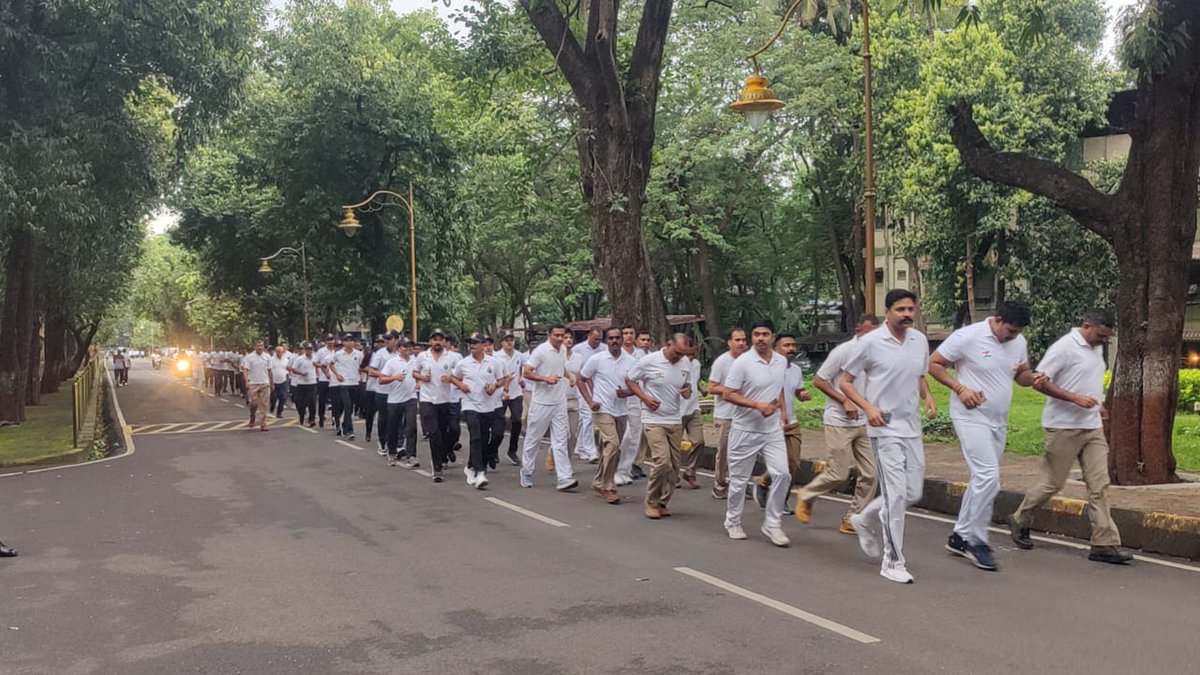 RCF_PS's tweet image. आज एकता दिन आणि सरदार वल्लभभाई पटेल जयंतीनिमित्त आरसीएफ पोलीस ठाणे हद्दीत गेट क्र. 2 ते गेट क्र. 2, आरसीएफ कॉलनी, मुंबई येथे #RunForUnity चे आयोजन करण्यात आले.
या उपक्रमात पोलीस अधिकारी, अंमलदार व नागरिक अशा 183 जणांनी सहभाग घेऊन राष्ट्रीय एकात्मतेचा उत्सव साजरा केला.
 #Ekta