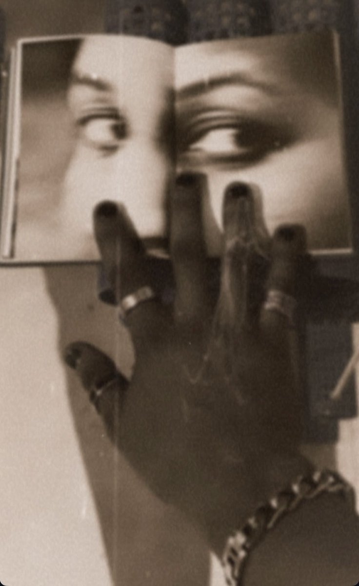 Project121111's tweet image. Its BLACK and,