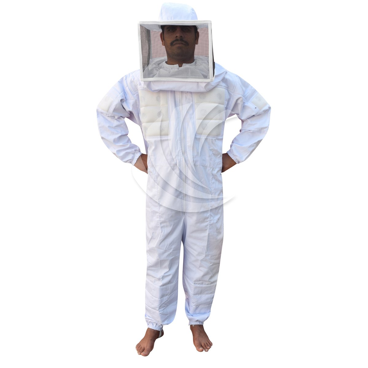 coshBeekeeping's tweet image. Semi-Ventilated Beekeeping Suit
Stay cool &amp;amp; protected 🐝
 Cosh Semi-Ventilated Suit — perfect airflow with full sting safety.
🔗 coshintl.com/Beekeeping-Pro…
#semiventilatedbeekeepingsuit #beekeepinggear #beeprotection #coshinternational