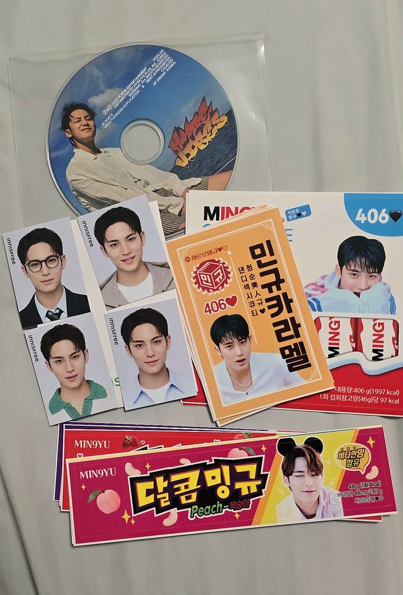 #우리_뾰같은_사랑해요 

운좋게 당첨되서 받은 이니스프리 민규 증사🥹🥹
비공굿도 너무 귀엽고 CD도 감쟈합니당🤍
증사 케이스에 예쁘게 잘 넣고 다닐게요! 감사합니당🫶🏻