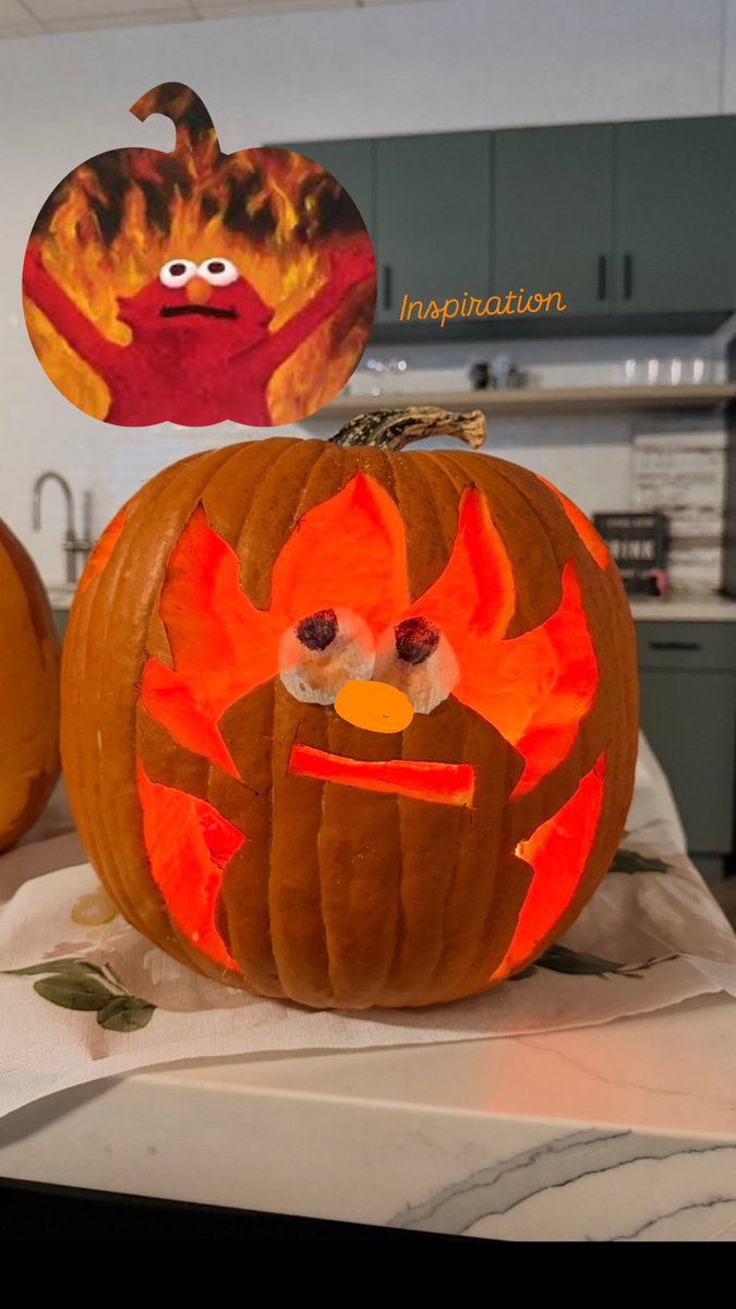 TechRunsBina's tweet image. I’m happy to share not one person was harmed in the making of our award winning pumpkin. 🏆

Happy Halloween from @CloudMellow_ 
Hope you have a safe and fun holiday!