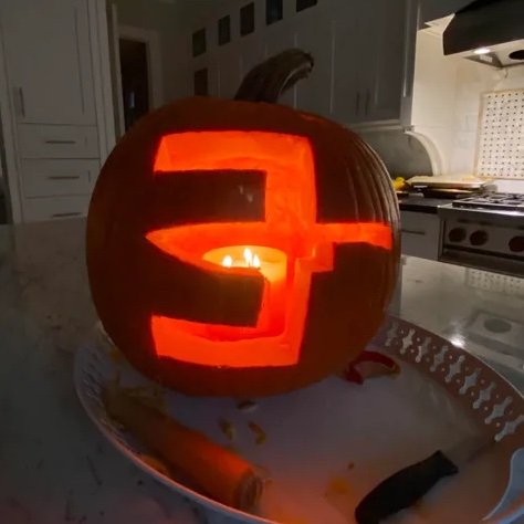 Shadyind's tweet photo. Happy Halloween 🎃 https://t.co/C4O6HzC9sn