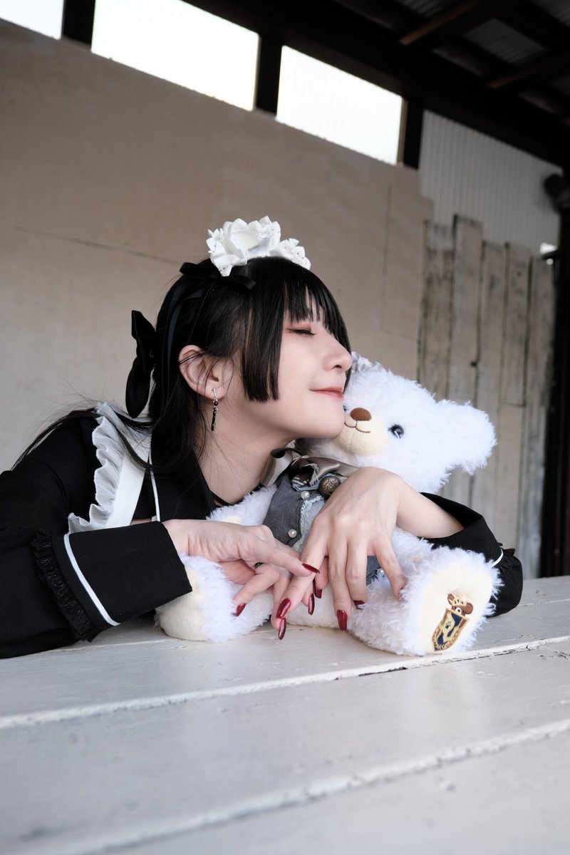 ギュ〜ッ🥰
<a href="/hashimoto_melo/">ハシモトメロ</a> ハシモトメロさん
#ハシモトメロ #白いクマさん #可愛い #メイドさん #写真好きな人と繋がりたい