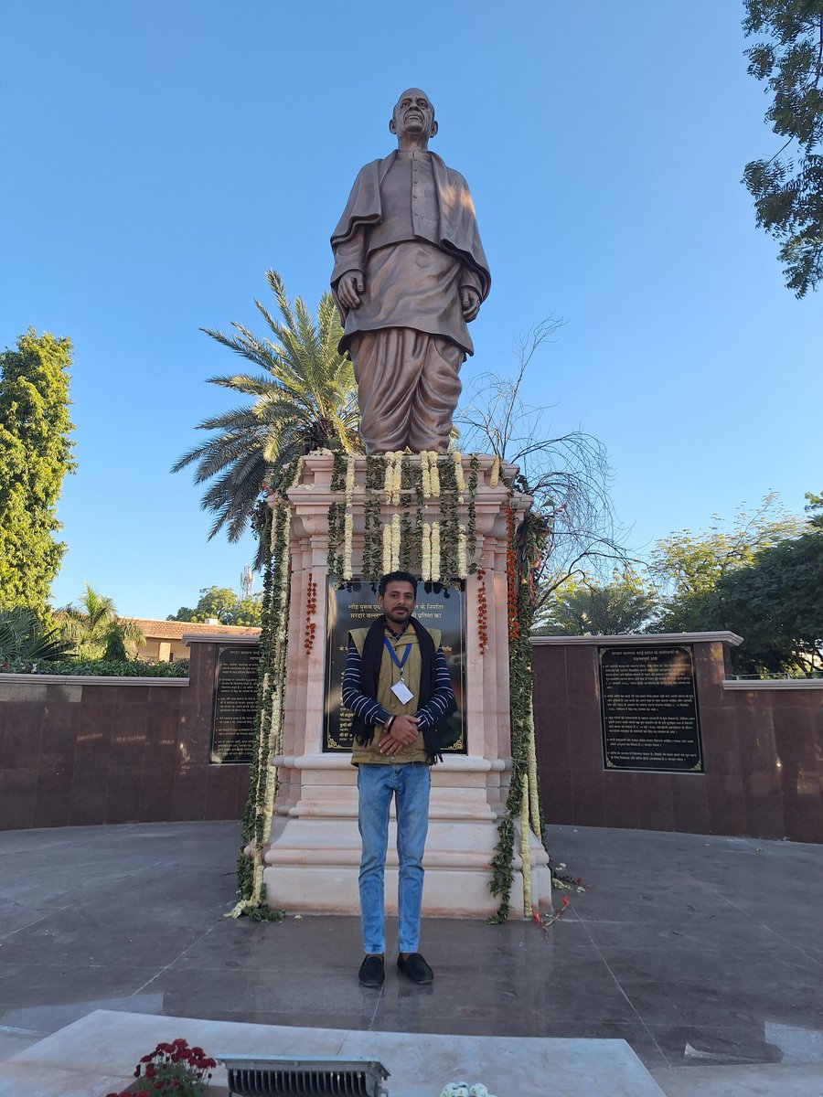 AjaySinghBjp11's tweet photo. लौह पुरुष सरदार वल्लभभाई पटेल जी की जयंती पर शत्-शत् नमन।
राष्ट्र की एकता, अखंडता और समरसता के प्रतीक सरदार पटेल जी ने सैकड़ों रियासतों का विलय कर भारत को एक सूत्र में पिरोने का ऐतिहासिक कार्य किया।
आप सभी को राष्ट्रीय एकता दिवस की हार्दिक शुभकामनाएं।
#DayofUnity #SardarPatel https://t.co/Wk72Hsb0iS