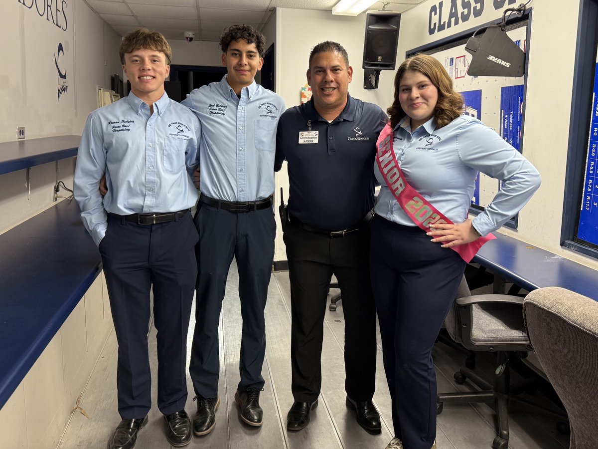 Thank you Press Box and Hospitality Seniors for all your hard work this football season! We will definitely miss you! #SeniorNight #ClassOf2026 #OFOD #THEDISTRICT #Stuco #TASC #DistrictIX @dvhsyisd @ysletaisd <a href="/TASC_StuCo/">TASC</a> <a href="/District9StuCo/">District IX StuCo</a> @NatStuco <a href="/cmlopez1/">Christopher M. Lopez</a>