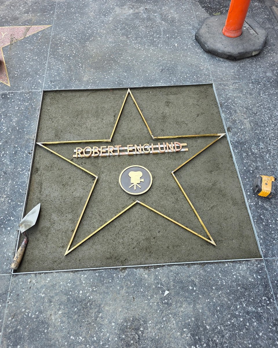 Director Eli Roth and actress Heather Langenkamp will be speakers for Robert Englund’s Walk of Fame star ceremony on Halloween!  The star will be unveiled in front of Larry Edmund’s Bookstore at 6644 Hollywood Blvd. 11:30 am livestream on walkoffame.com