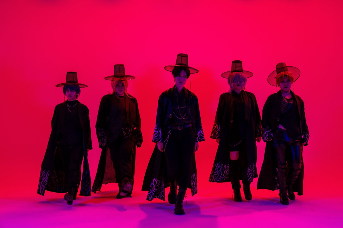 ==__==__==__==__==__==__==__==
                           Your Idol
==__==__==__==__==__==__==__==

애비 🦁: 유하님<a href="/Roll_cake_O/">ユハ</a> 
미스터리 🦁: 엔님<a href="/nsama_cos/">n</a> 
로맨스 🦁: 다롱님<a href="/DR_darong/">ダロン(다롱)</a> 
베이비🦁 : 로다님<a href="/Ro_Da_Aq/">露雫•RoDa</a>
진우🦁 : 카치나

사진🦁:스파게티신님<a href="/SpaghettiSin_kr/">스파게티신</a>